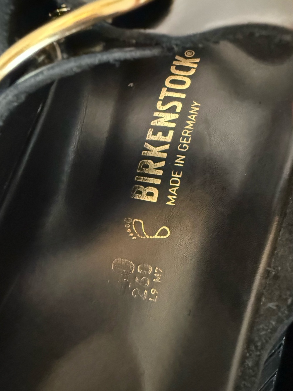 Birkenstock women’s Black Patent Arizona Sandals with Gold Buckles - Picture 8 of 8